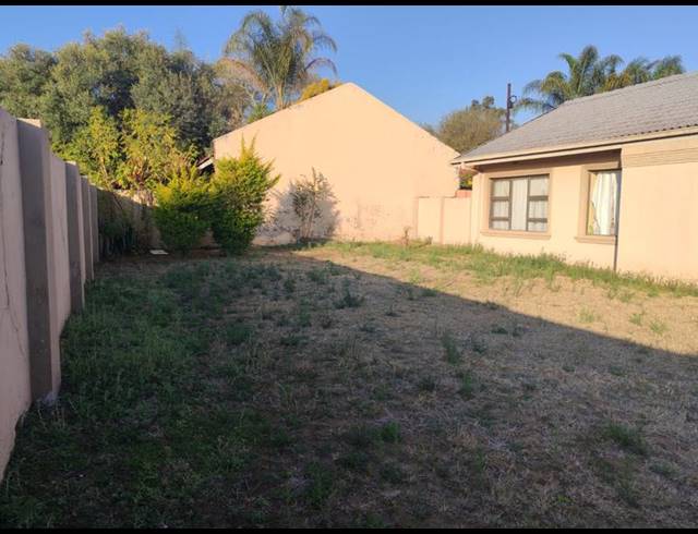 4 BEDROOM HOUSE FOR SALE IN FAUNA PARK